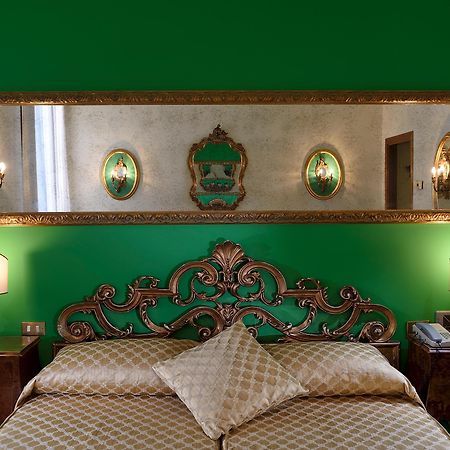 Hotel Amadeus Венеция Екстериор снимка